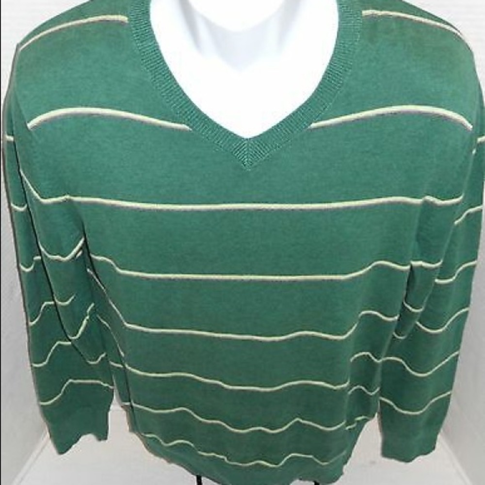Banana Republic v Neck sweater. XXL